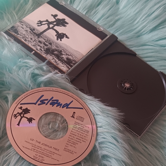 U2 CD - Picture 2 of 4